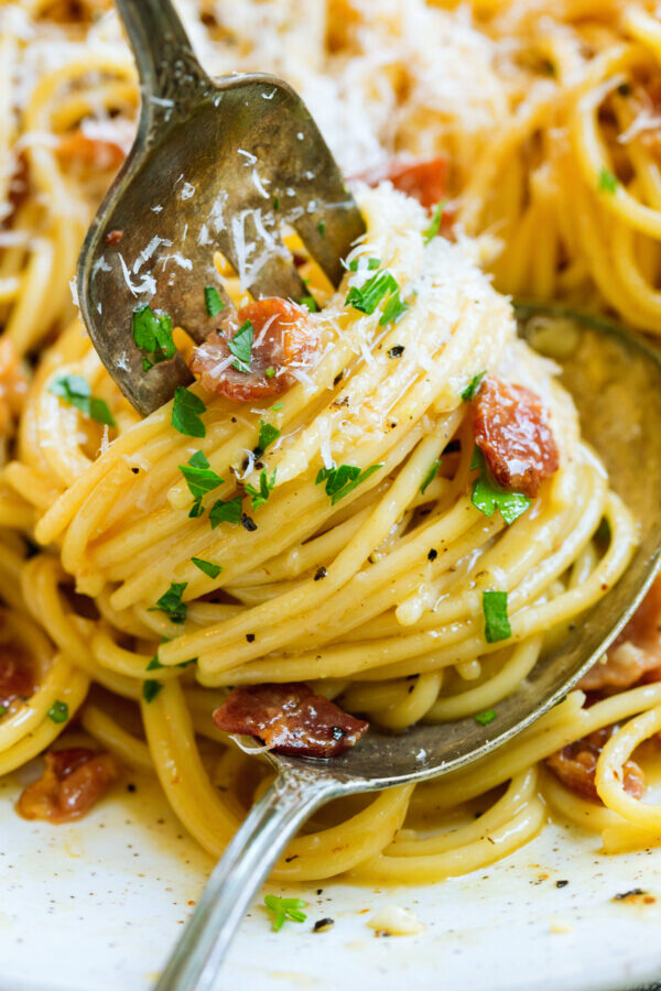 Need a quick and easy dinner? Get ready to indulge in the richest, most satisfying pasta carbonara ever! It's creamy, tasty